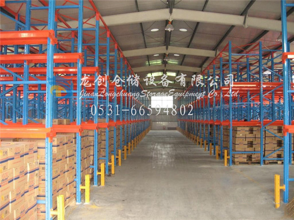 服裝倉(cāng)庫(kù)貨架